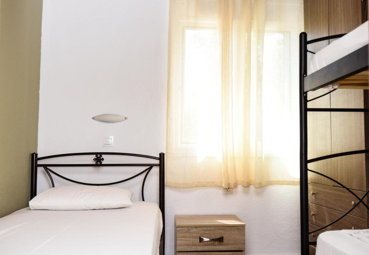 Anna Pousi Studios & Apartment Ormos Panagias Luaran gambar
