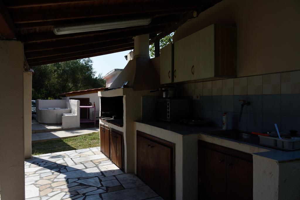 Anna Pousi Studios & Apartment Ormos Panagias Luaran gambar