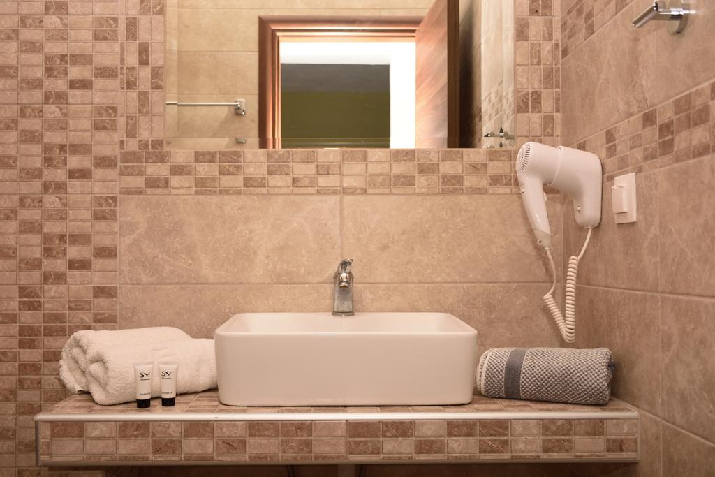 Anna Pousi Studios & Apartment Ormos Panagias Luaran gambar