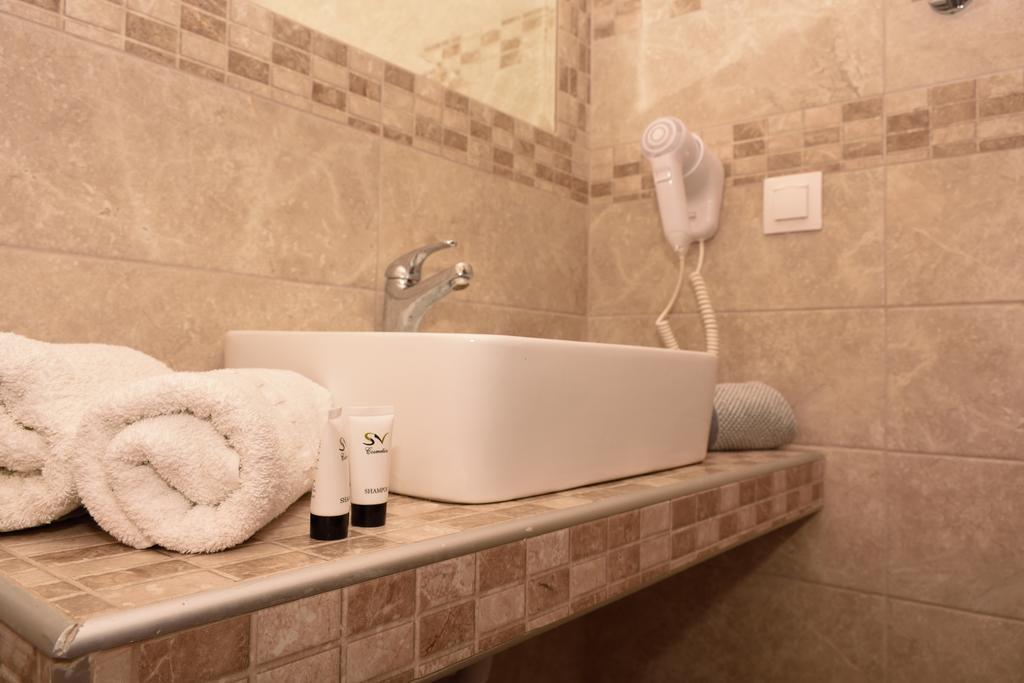Anna Pousi Studios & Apartment Ormos Panagias Luaran gambar