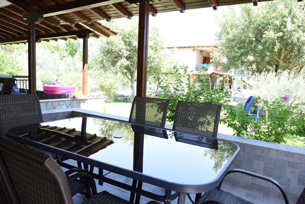 Anna Pousi Studios & Apartment Ormos Panagias Luaran gambar