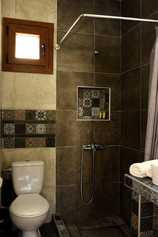 Anna Pousi Studios & Apartment Ormos Panagias Luaran gambar