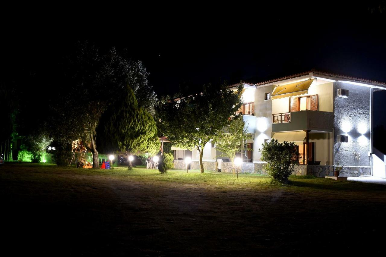 Anna Pousi Studios & Apartment Ormos Panagias Luaran gambar