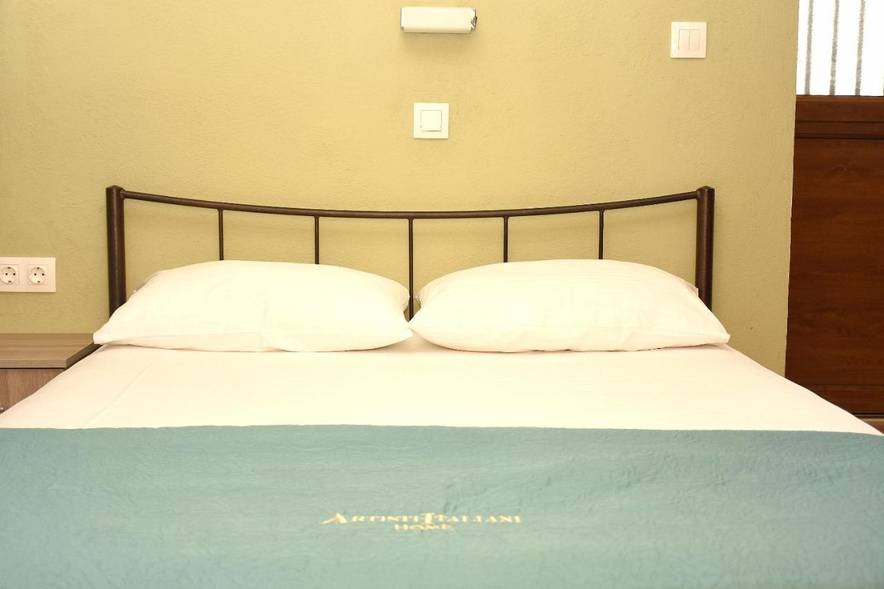 Anna Pousi Studios & Apartment Ormos Panagias Luaran gambar
